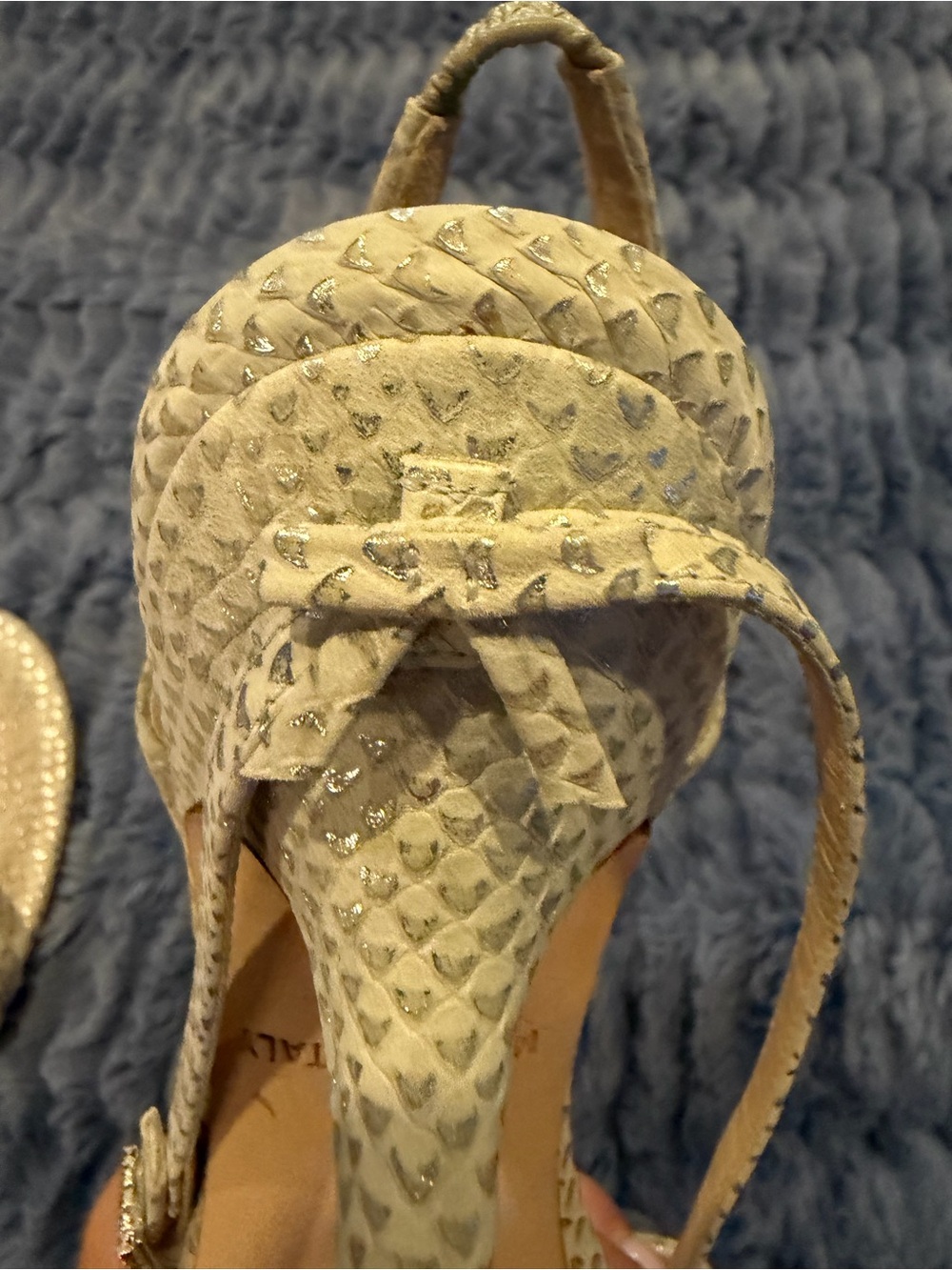 EUC SZ8 Kate Spade New York Grey Snakeskin Strappy Heels - Picture 4 of 6